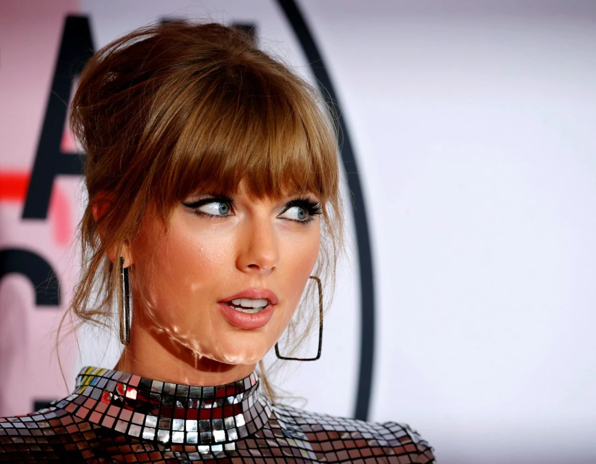 Vertinant įtakingiausius „Twitter“ naudotojus, daugiausi balų surinko JAV atlikėja Taylor Swift. Mike‘o Blake‘o („Reuters“ / „Scanpix“) nuotr.