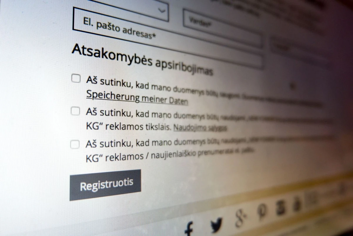 Prašymai sutikimo dėl asmens duomenų panaudojimo internetinėse svetainėse. Juditos Grigelytės (VŽ) nuotr.