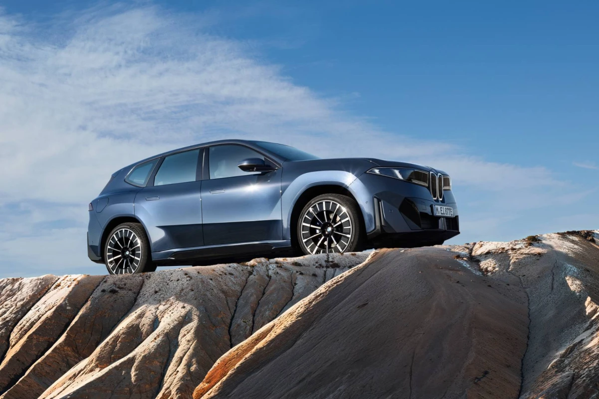 Naujos kartos BMW „iX3“ elektromobilis – pirmas iš 40-ies būsimų naujų ir atnaujintų modelių. Gamintojo nuotr. 