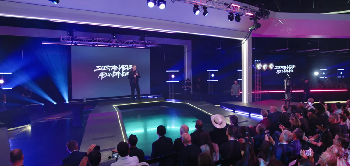 „Tesla“ akcininkų susitikimas. „Tesla“ Youtube kanalo stopkadras. 