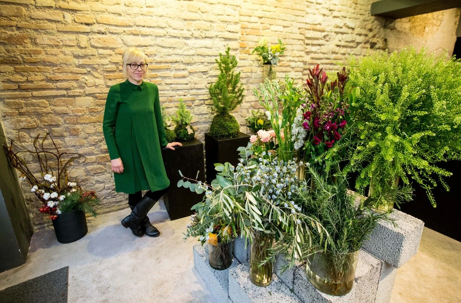 Gintarė Jagelavičienė, firmos „Gėlių laukas“ savininkė: „Kuo skirtingesni pardavėjai, tuo pirkėjas turi didesnį pasirinkimą.“
Juditos Grigelytės (VŽ) nuotr.