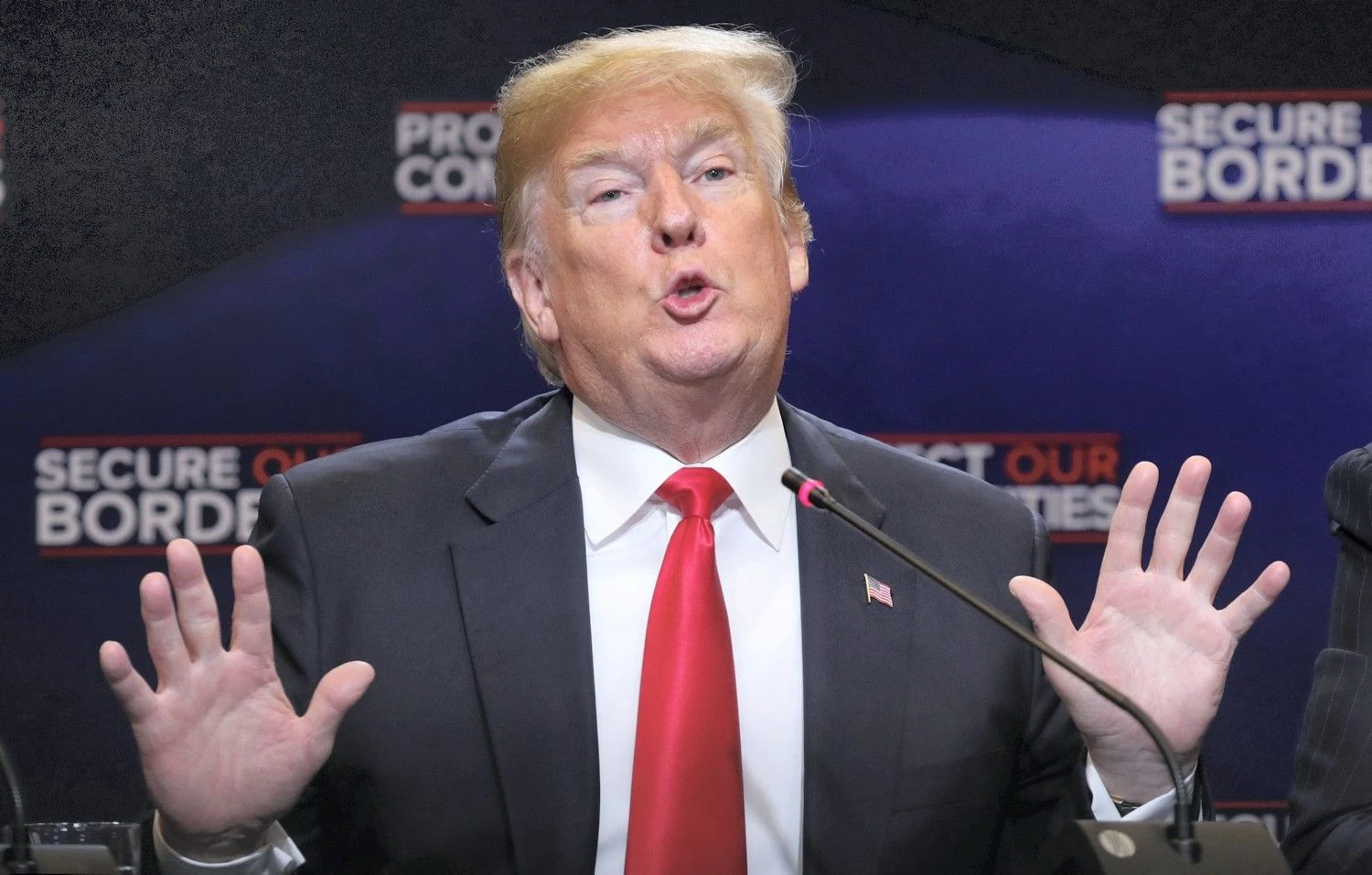 Tyrimas dėl automobilių importo buvo pradėtas Donaldo Trumpo, JAV prezidento, siūlymu. Kevino Lamarque („Reuters“ / „Scanpix“) nuotr.