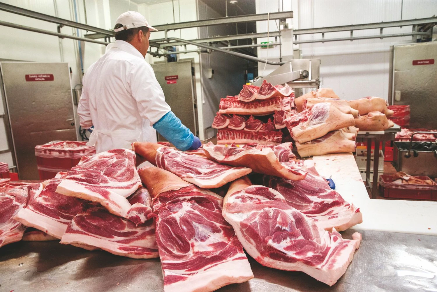 Europiečiai vis rečiau gamina namie, tad matomas poslinkis nuo šviežios mėsos į perdirbtus jos produktus ir pusgaminius. Juditos Grigelytės (VŽ) nuotr.