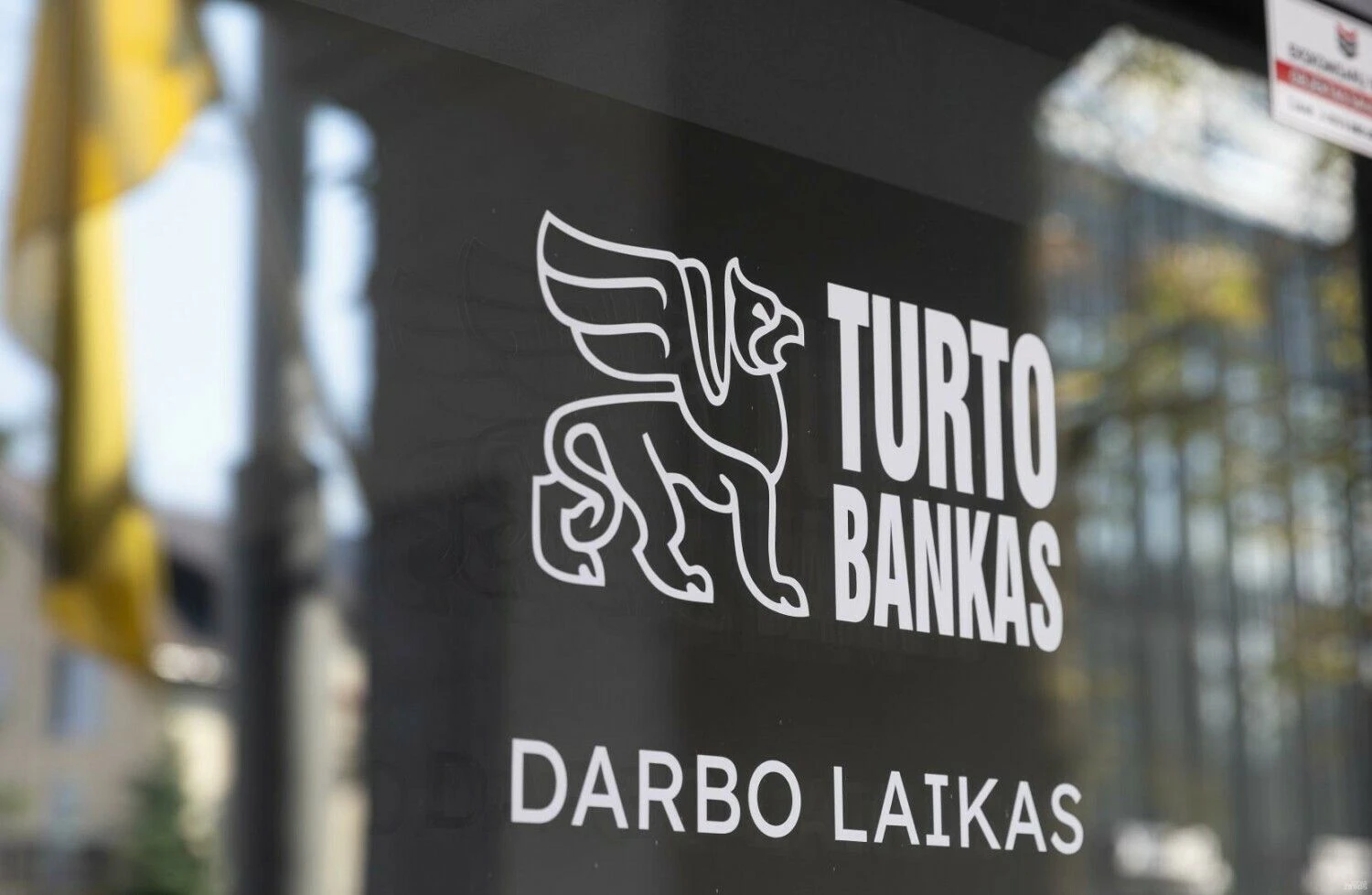 „Turto banko“ iškaba. Juditos Grigelytės (VŽ) nuotr.