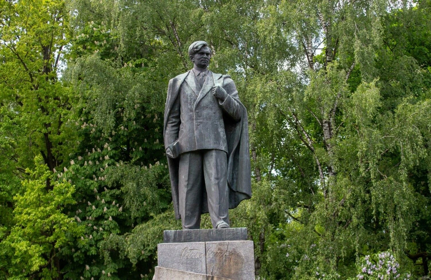 Vilniuje stovėjęs paminklas rašytojui Petrui Cvirkai. Juditos Grigelytės (VŽ) nuotr.