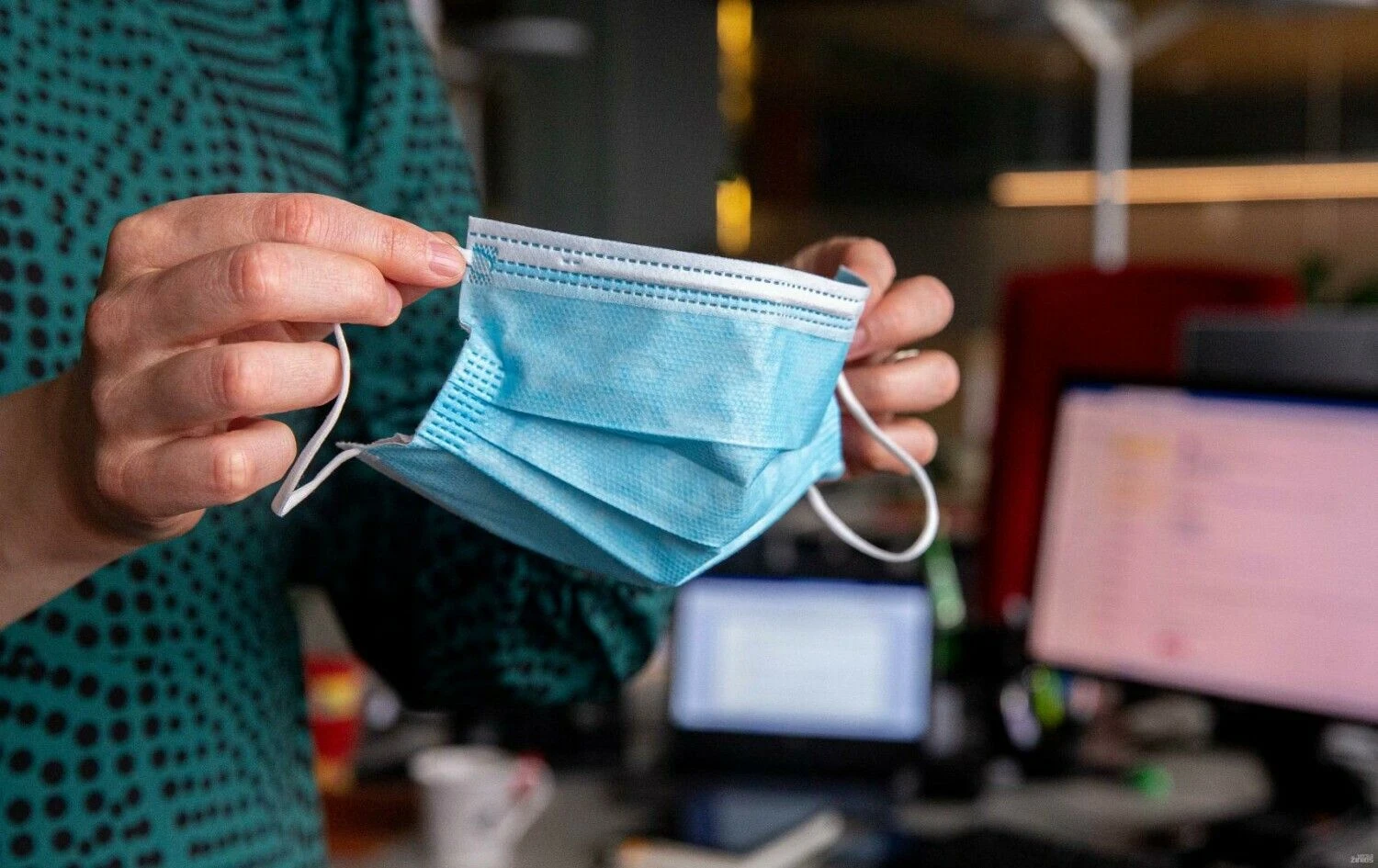 Medicininės kaukės biure. Juditos Grigelytės (VŽ) nuotr.