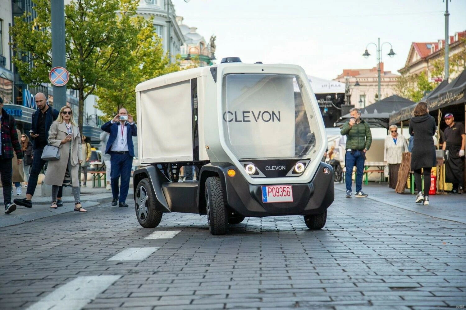 Į Vilniaus gatves išriedėjo pirmasis krovininis autonominis automobilis. Vladimiro Ivanovo (VŽ) nuotr.