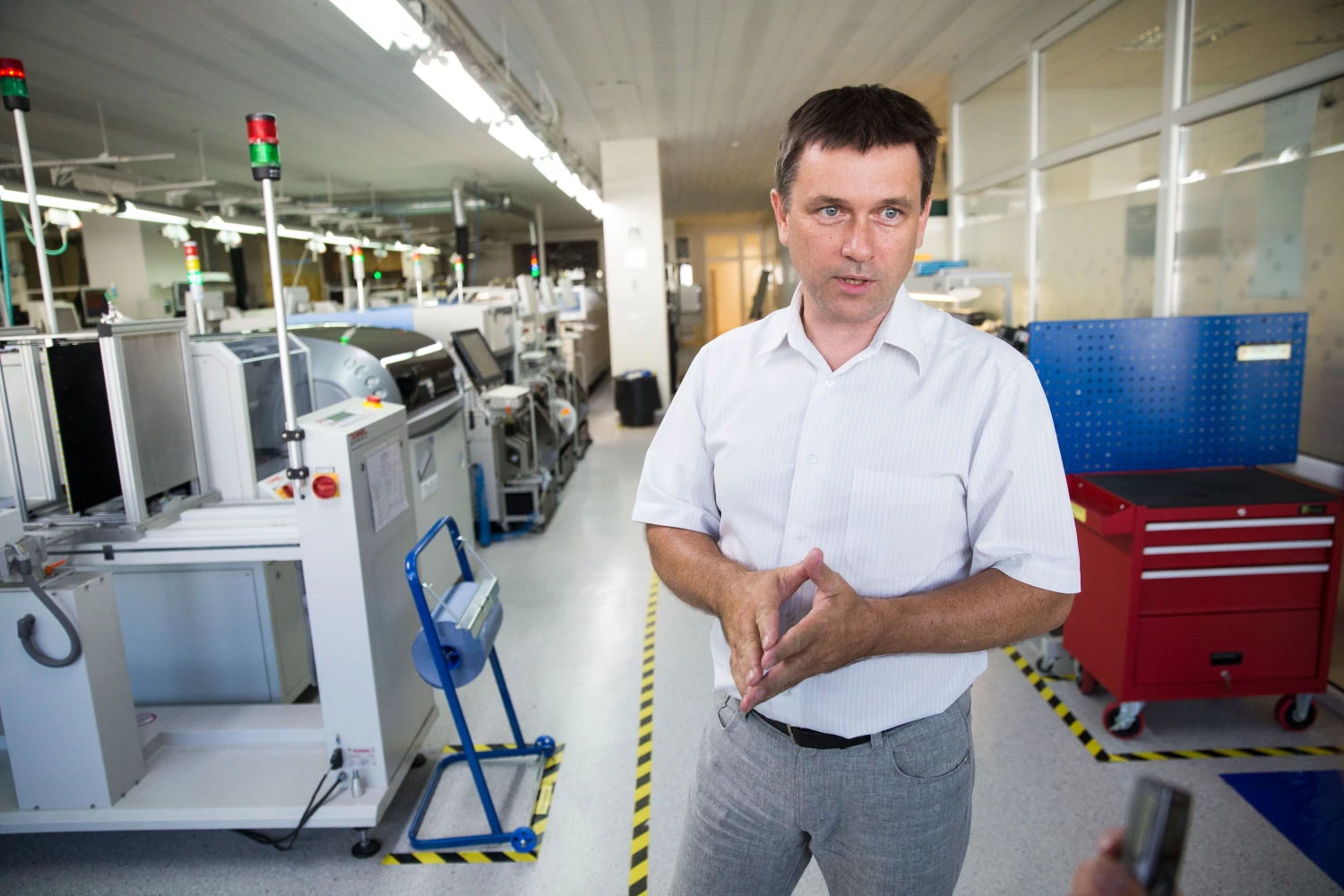 Vidmantas Aidietis, UAB „Esemda“ direktorius: „Skubi gamyba reiškia, kad jeigu visus komponentus turime sandėlyje, galime per dieną nusiųsti užsakymą klientui.“  Vladimiro Ivanovo (VŽ) nuotr.