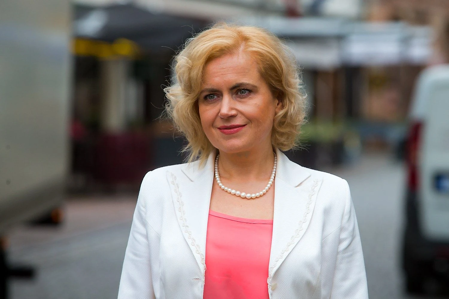 Diana Dominienė, UAB Visas direktorė, „Stichting Trivialis B.V.“, kuris netiesiogiai kontroliuoja UAB „Vilniaus prekyba“ ir UAB „NDX energija“,  valdybos narė, nuo rugsėjo eis direktorės/valdybos narės pareigas Maltos kompanijoje „Lemax Ltd“, Maltos bendrovės „Atilus Ltd“ bei Kipro bendrovės „Oxavia Investment Limited“ direktorė ir valdybos narė. Vladimiro Ivanovo (VŽ) nuotr.