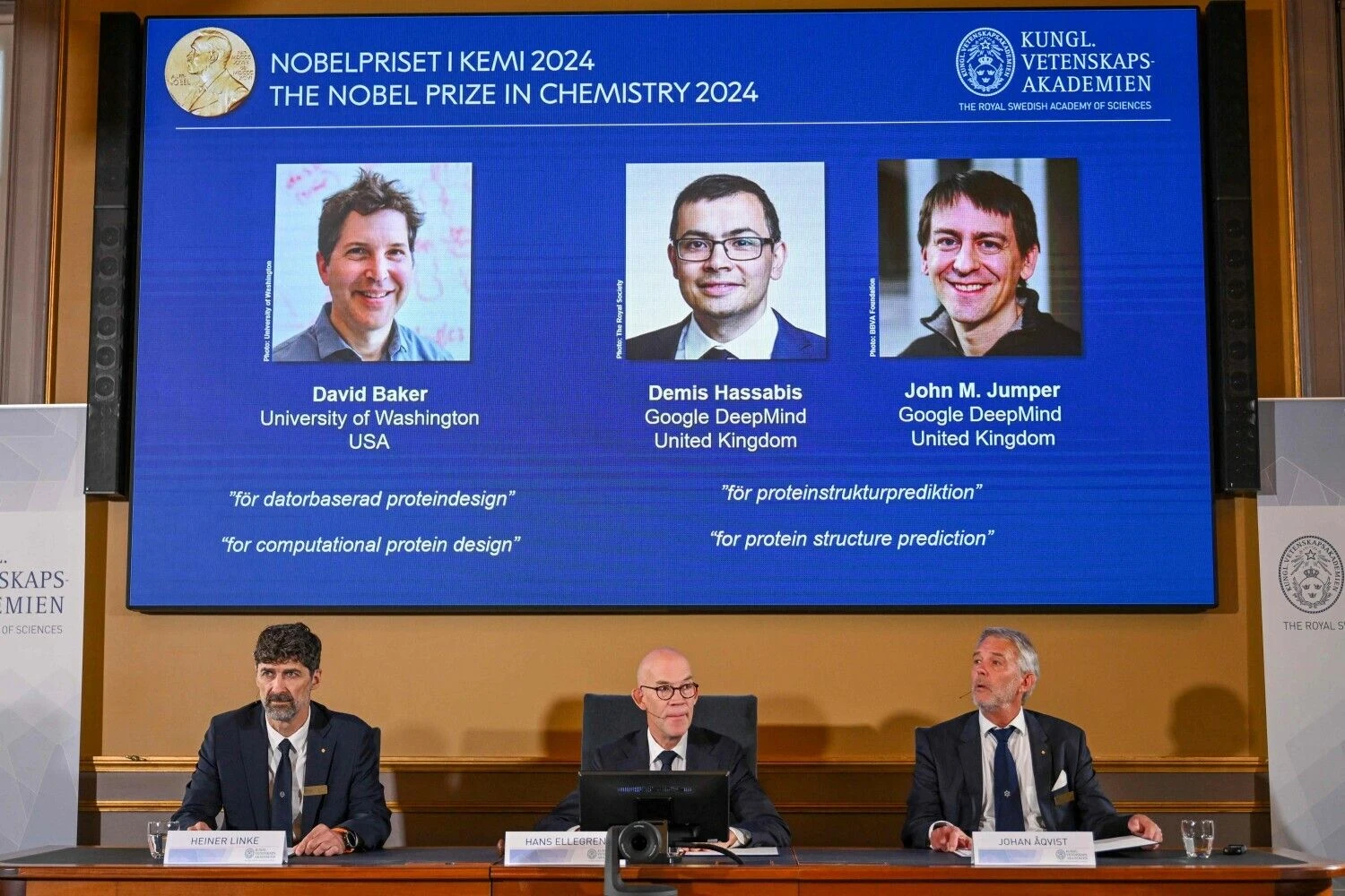 2024 m. Nobelio chemijos premijos laureatai. Jonathano Nackstrando (AFP / „Scanpix“) nuotr.
