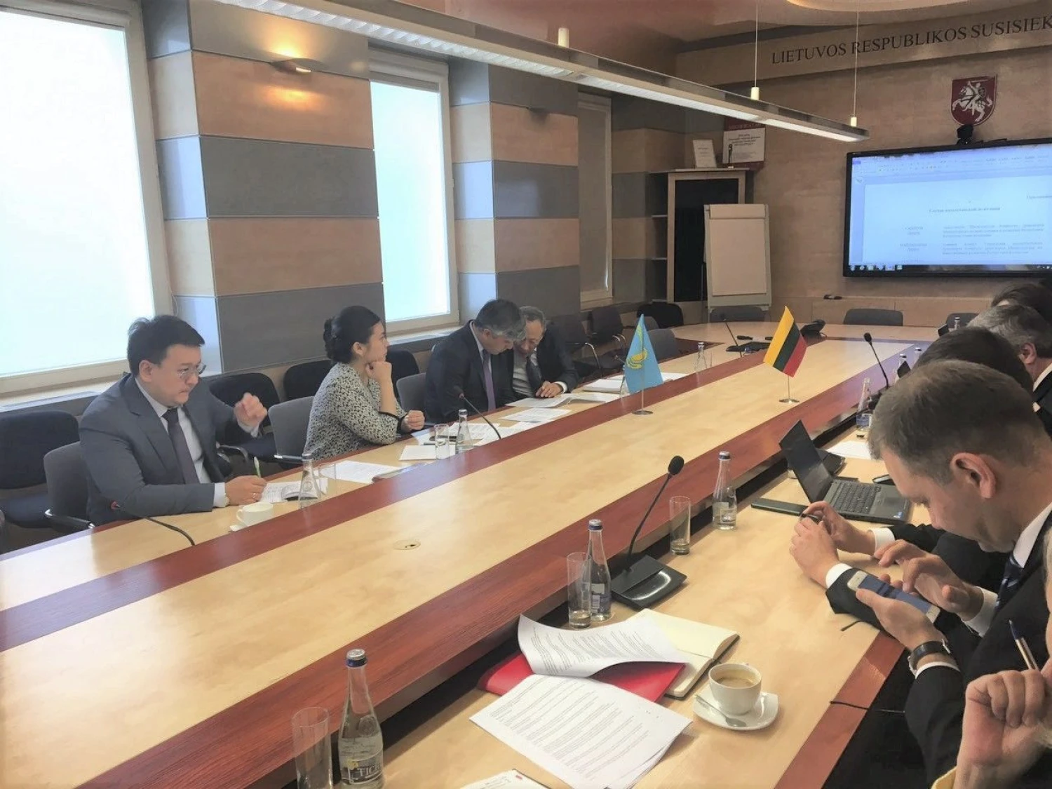 Derybos su Kazachstano delegacija. Linavos nuotr.