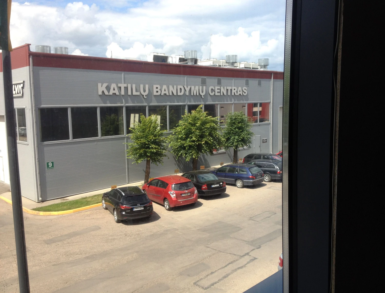 Pasinaudodama ES investicijomis UAB „Kalvis“ įsirengė katilų bandymo centrą – veikiausiai vienintelį tokį Baltijos šalyse – ir išbando kiekvieną naują modelį.
RIMOS RUTKAUSKAITĖS NUOTR.