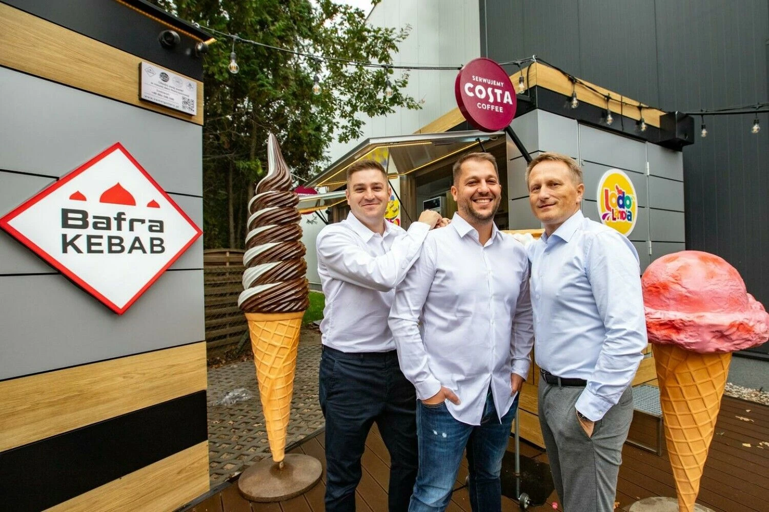 Iš kairės: Marcinas and Krzysztofas Olesiakai ir Sebastianas Sliwka, Lenkijos „Sweet Gallery“ įkūrėjai. Mareko Wisniewskio nuotr.