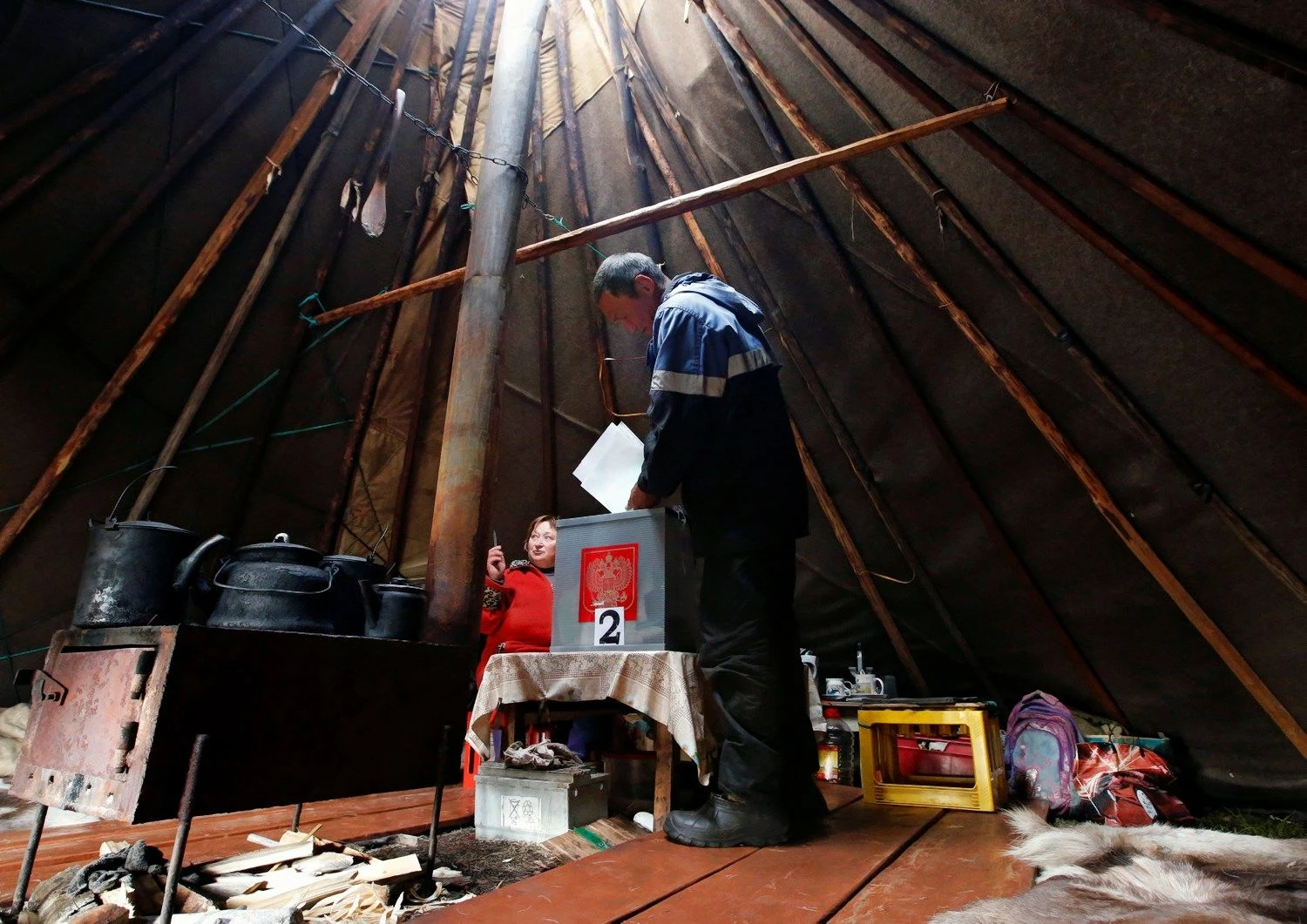 Jamalo pusiasalyje vietos gyventojai renka valdžią. „Reuters“ nuotr.
