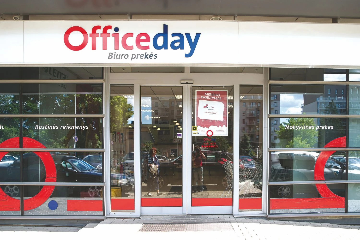 „Officeday“ turi 19 biuro prekių parduotuvių, teikia įvairias paslaugas biurams. Vladimiro Ivanovo (VŽ) nuotr.