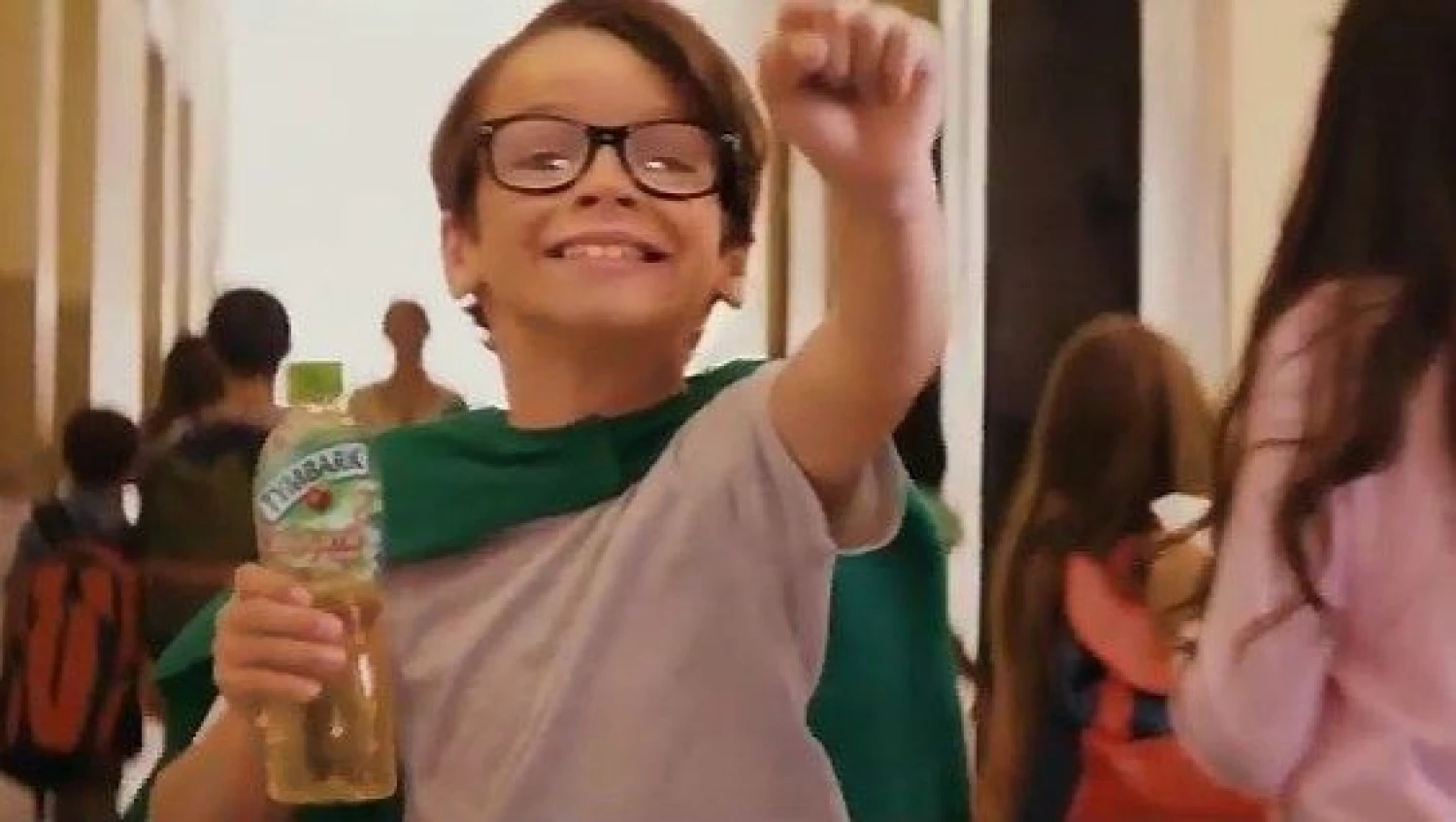 Kadras iš „Tymbark“ sulčių reklaminio klipo.