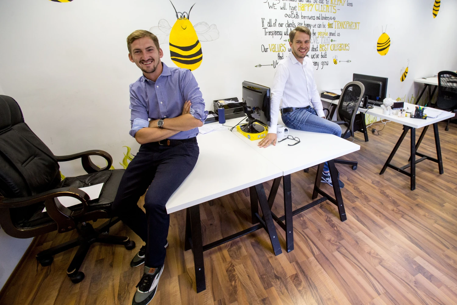 Laimonas Noreika, tarpusavio skolinimo platformą „FinBee“ valdančios UAB „Finansų bitė“ vykdomasis direktorius, ir Darius Noreika, bendrovės administracijos direktorius. Vladimiro Ivanovo (VŽ) nuotr.