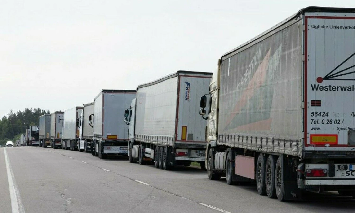 Patikrinę pasienį, Lietuvos pareigūnai atrado naują sunkiojo transporto išvežimo iš ES schemą. Vladimiro Ivanovo (VŽ) nuotr.
