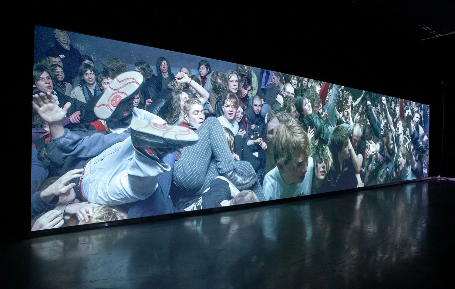 Audiovizualinė instaliacija „Žalgiris“. Ugnius Gelguda, 2006. Juditos Grigelytės (VŽ) nuotr.