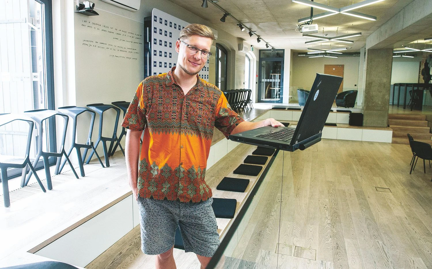 Arminas Kazlauskas, UAB „Future Technologies“ vadovas, sako, kad pirmoji produkto versija bus skirta siaurai nišai – įmonėms, kurios dirba paslaugų srityje be grynųjų pinigų ir neturi turto, kuris nusidėvi. Juditos Grigelytės (VŽ) nuotr.