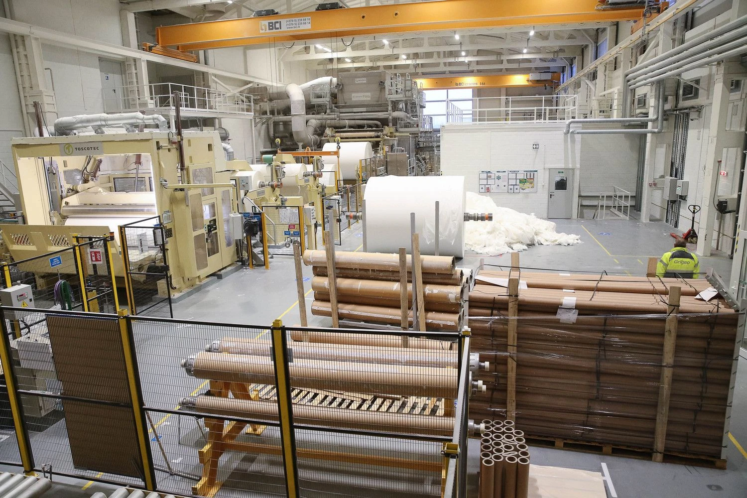 AB „Grigeo“ higieninįo popieriaus gamybos cechas. Vladimiro Ivanovo ( VŽ) nuotr.