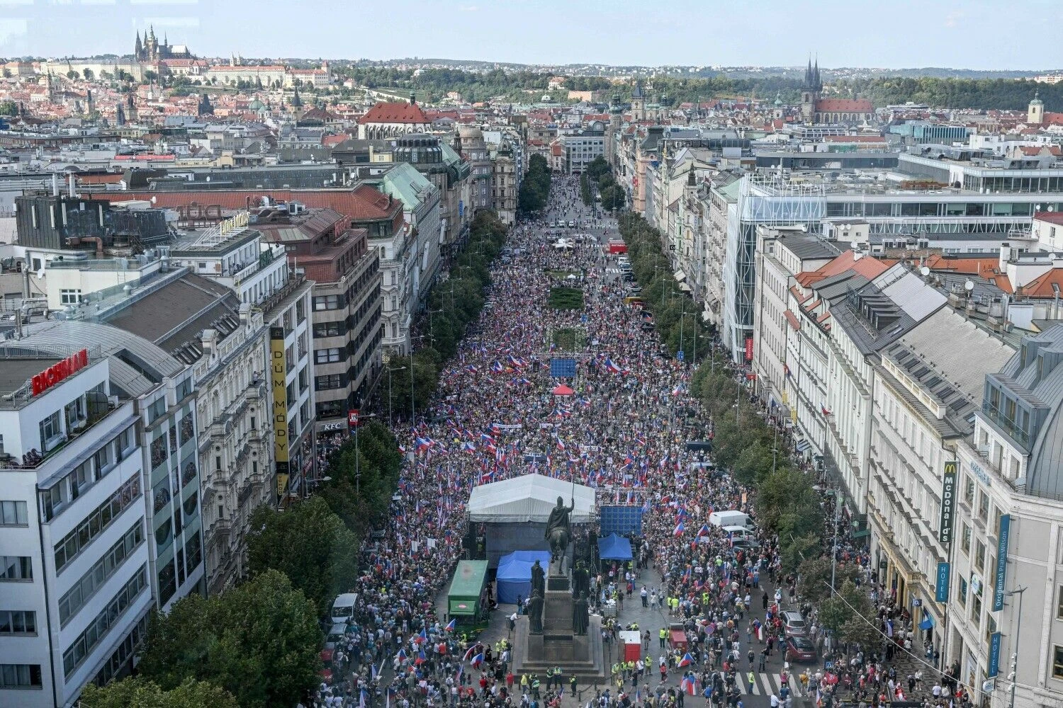 Protestas Prahoje. Michalo Cizeko (AFP/„Scanpix“) nuotr.