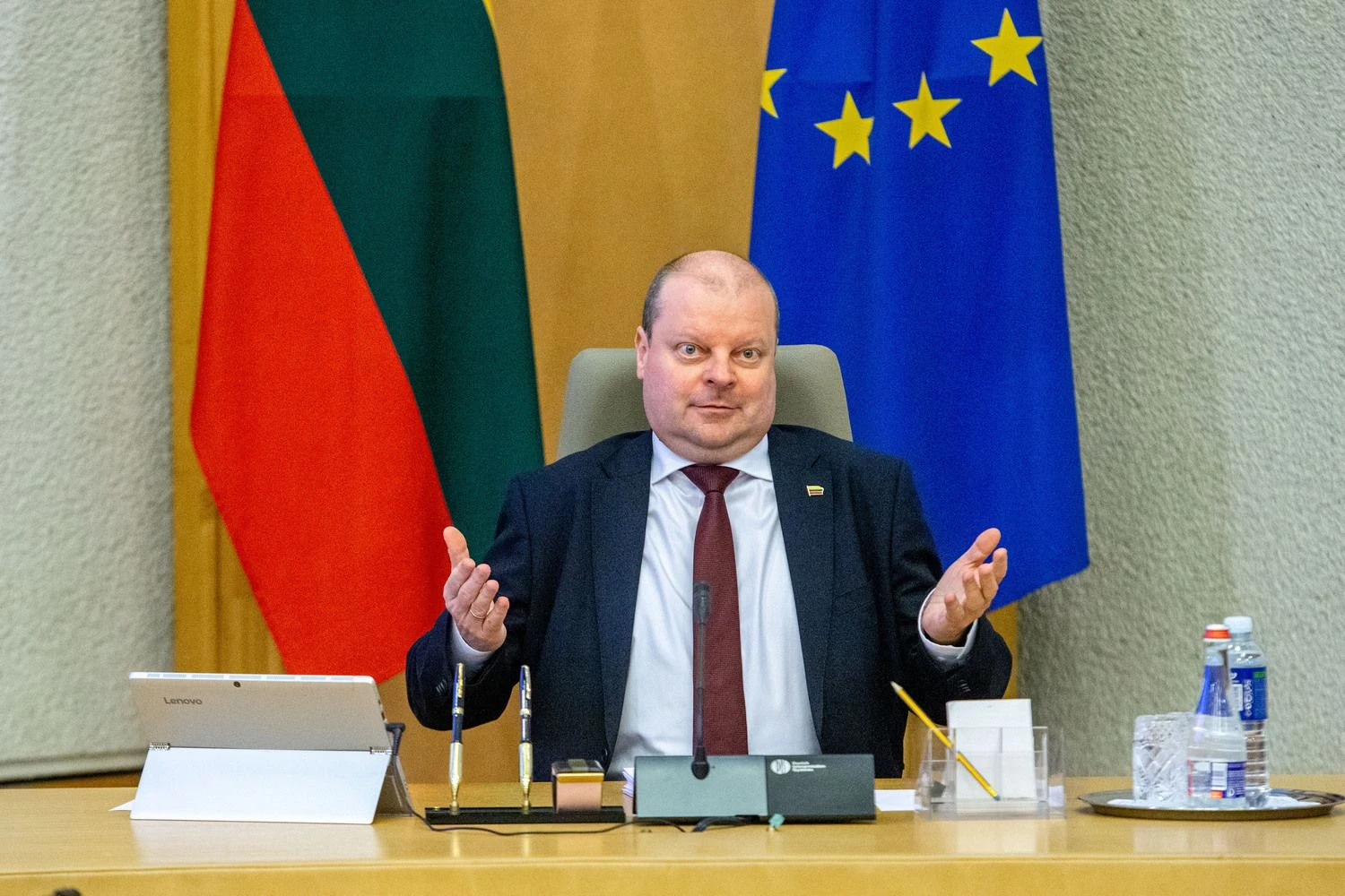 Premjerui Sauliui Skverneliui tenka pripažinti, kad šešios reformos vienu metu – pernelyg sprangus kąsnis. Vladimiro Ivanovo (VŽ) nuotr.