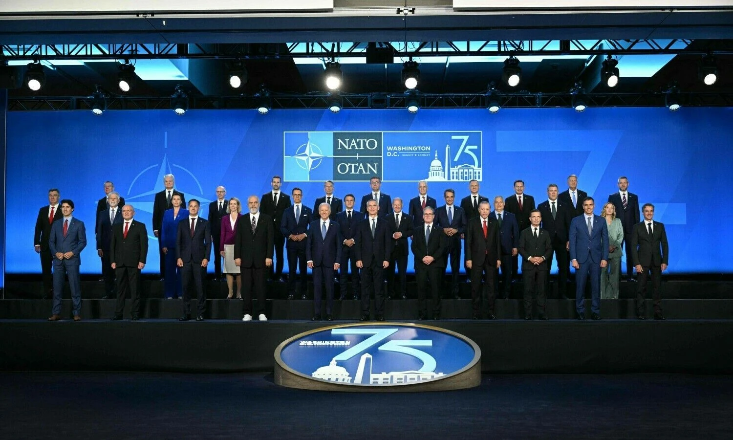 Tradicinė NATO sąjungininkų „šeimos“ nuotrauka Vašingtone. Mandelo Ngano (AFP/„Scanpix“) nuotr.