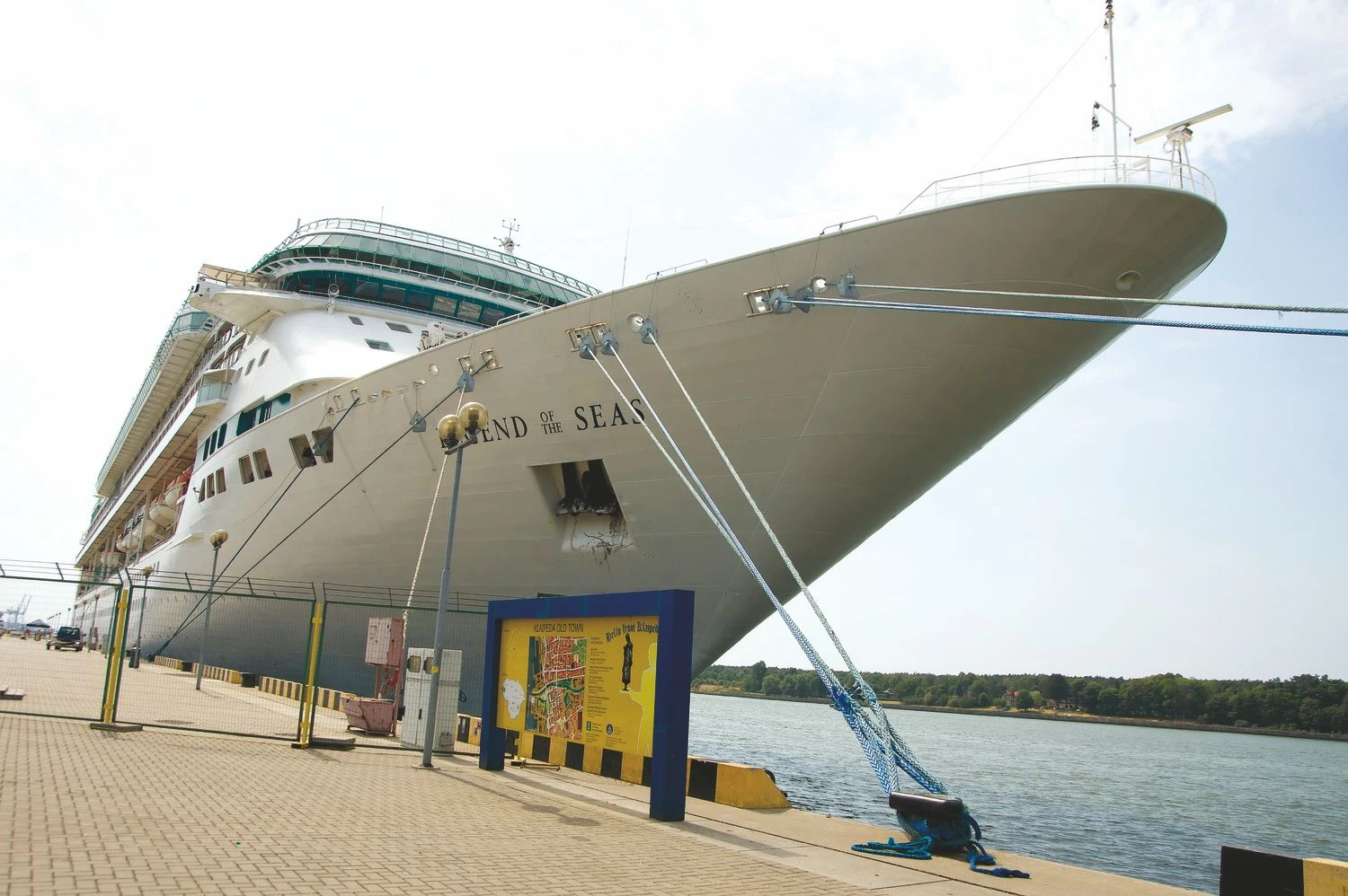 Klaipėdoje prasidėsiantis kruizinės laivybos sezonas šiemet turėtų būti itin intensyvus: per šešis mėnesius kruiziniai laineriai į mūsų uostą užsuks 64 kartus ir atplukdys apie 80.000 keleivių.  Algimanto Kalvaičio nuotr. 