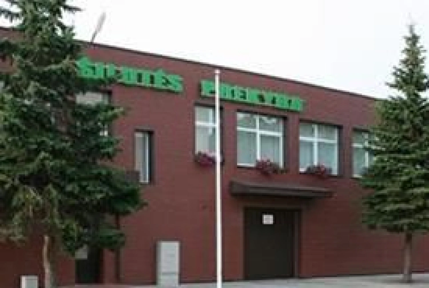 Šiuo metu „Šilutės prekyba" valdo 25 įmonės parduotuvės: maisto prekių, buitinės technikos ir statybinių medžiagų.