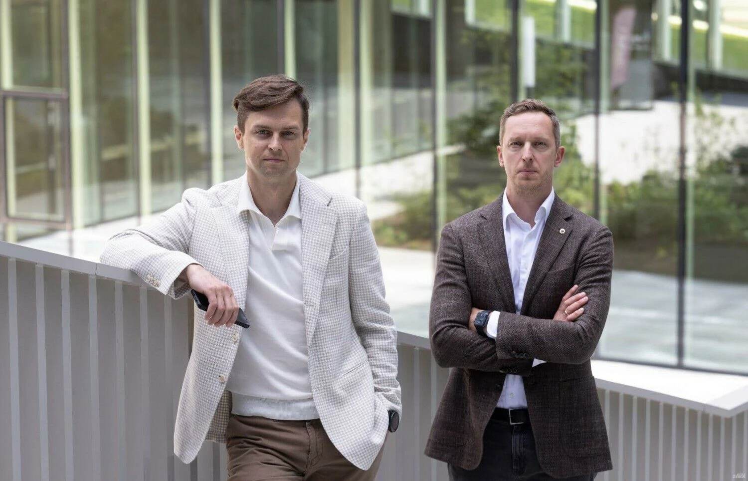 Kęstutis Grinaveckas, „Finpro” valdybos narys (kairėje), ir Dainius Vaičikonis, „Finpro“ vadovas. Juditos Grigelytės (VŽ) nuotr.