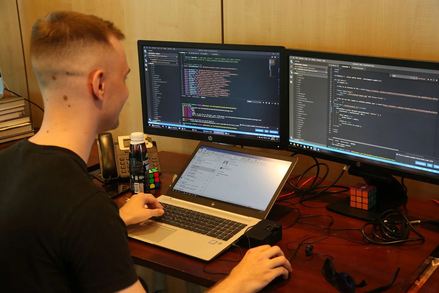 Tinkamas naujų darbuotojų įvedimas ne tik padeda jiems greičiau adaptuotis, susipažinti su tiesioginiu darbu, kolegomis, bet ir sklandžiau pritapti prie komandos. 
Vladimiro Ivanovo (VŽ) nuotr.