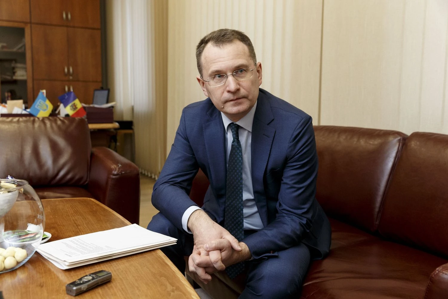 Dainius Žalimas, KT pirmininkas, tvirtina, kad siekdamas išvengti kaltinimų politikavimu Seimo narių grupių paklausimus net ir aktualiausiais klausimais Teismas stato į bendrą svarstymų eilę. Vladimiro Ivanovo (VŽ) nuotr.