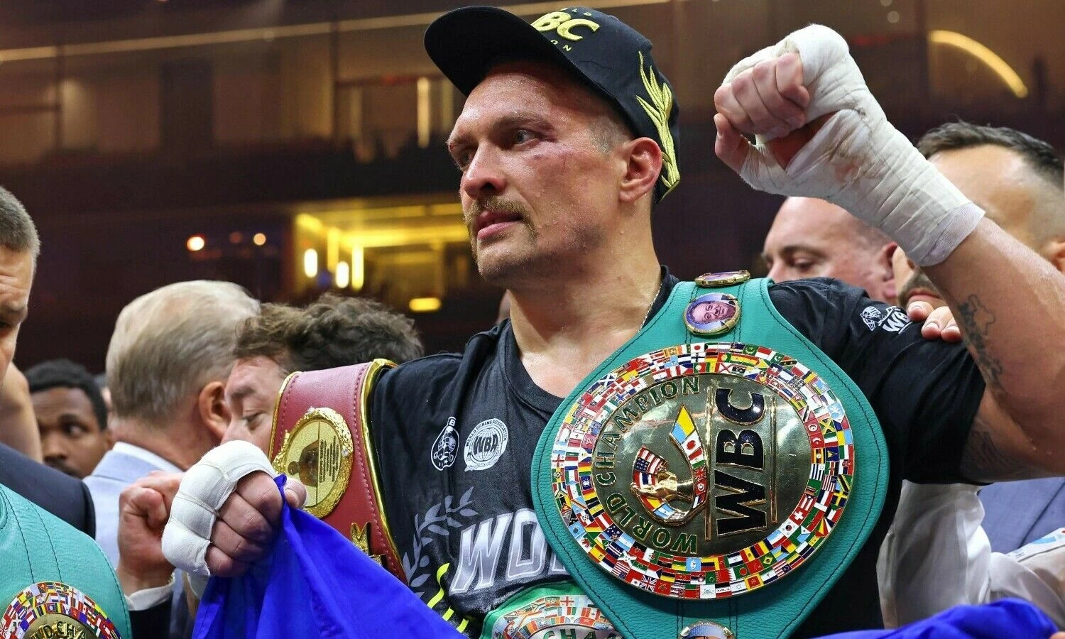 Ukrainiečių boksininkas Oleksandras Usykas Fayez Nureldine (AFP / „Scanpix“) nuotr.