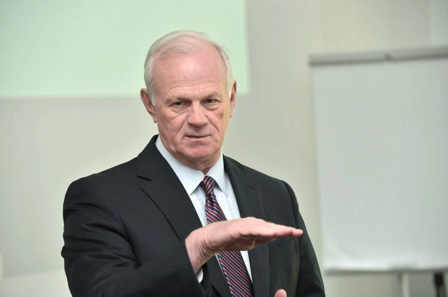 JAV Organizacinės lyderystės mokslų daktaras Ray‘us Smithas.
