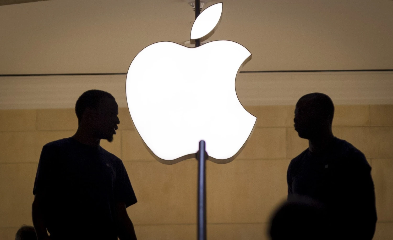 Užmegzti ryšius su „Apple“ Airiją paskatino vienas labiausiai aistras kurstančių politinių klausimų – lengvatiniai mokesčių susitarimai.  Mike’O SegarO („Reuters“ / „Scanpix“) nuotr.