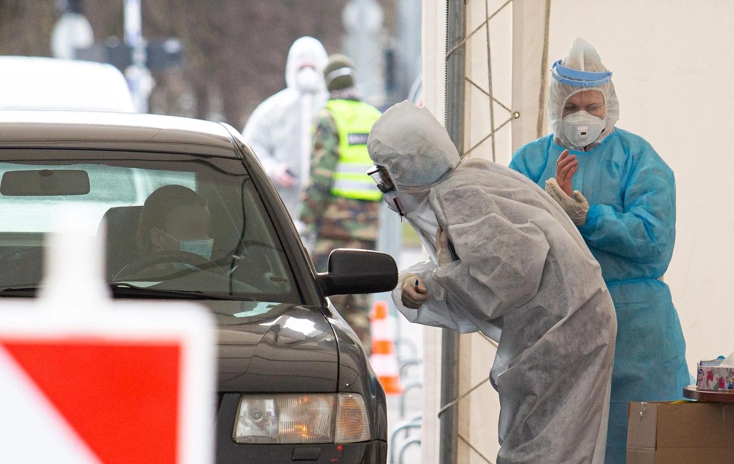 Mobilus koronaviruso patikros punktas Vilniuje, Savanorių pr. Juditos Grigelytės (VŽ) nuotr.