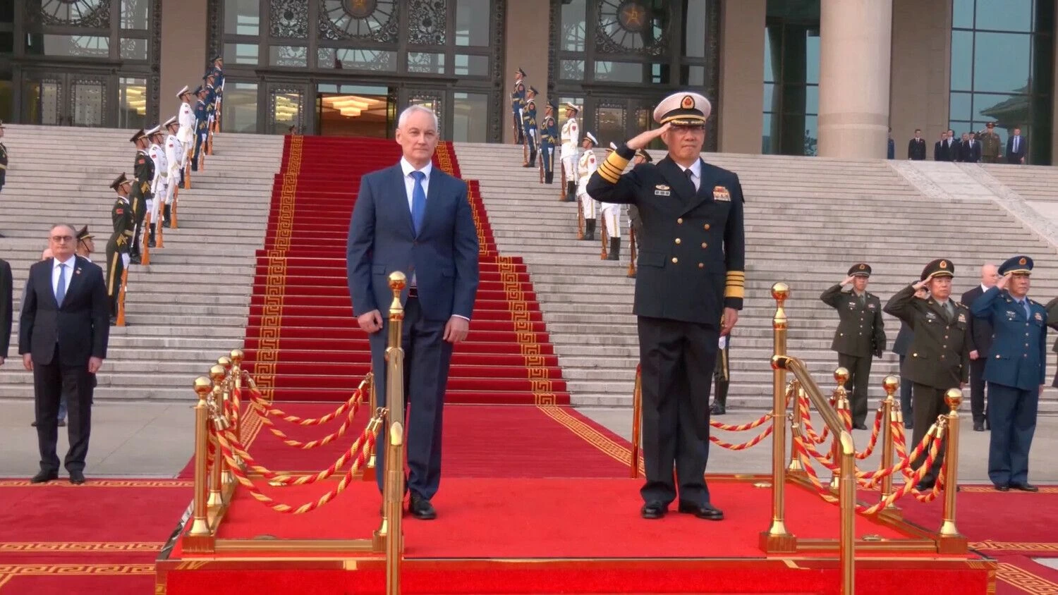 Rusijos gynybos ministras Andrejus Belousovas Kinijoje. Rusijos gynybos ministerijos („Reuters“ / „Scanpix“) nuotr.