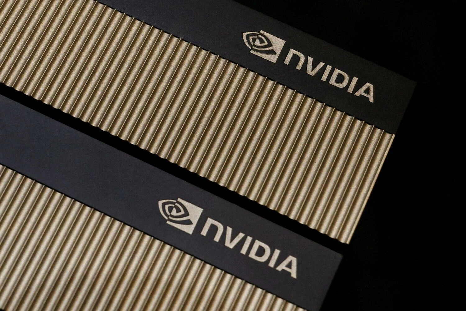 Sulig „Nvidia“ gerinami ir kitų su dirbtinio intelekto tema susijusių akcijų vertinimai. Ann Wang („Reuters“ / „Scanpix“)