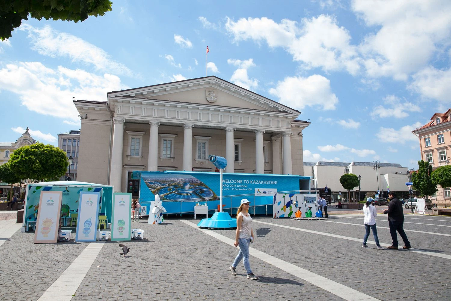 2017 05 29. Vilniaus rotušės aikštėje pristatytas pasaulinės parodos „EXPO 2017“, vyksiančios Kazachstane, pavilijonas. Vladimiro Ivanovo (VŽ) nuotr.