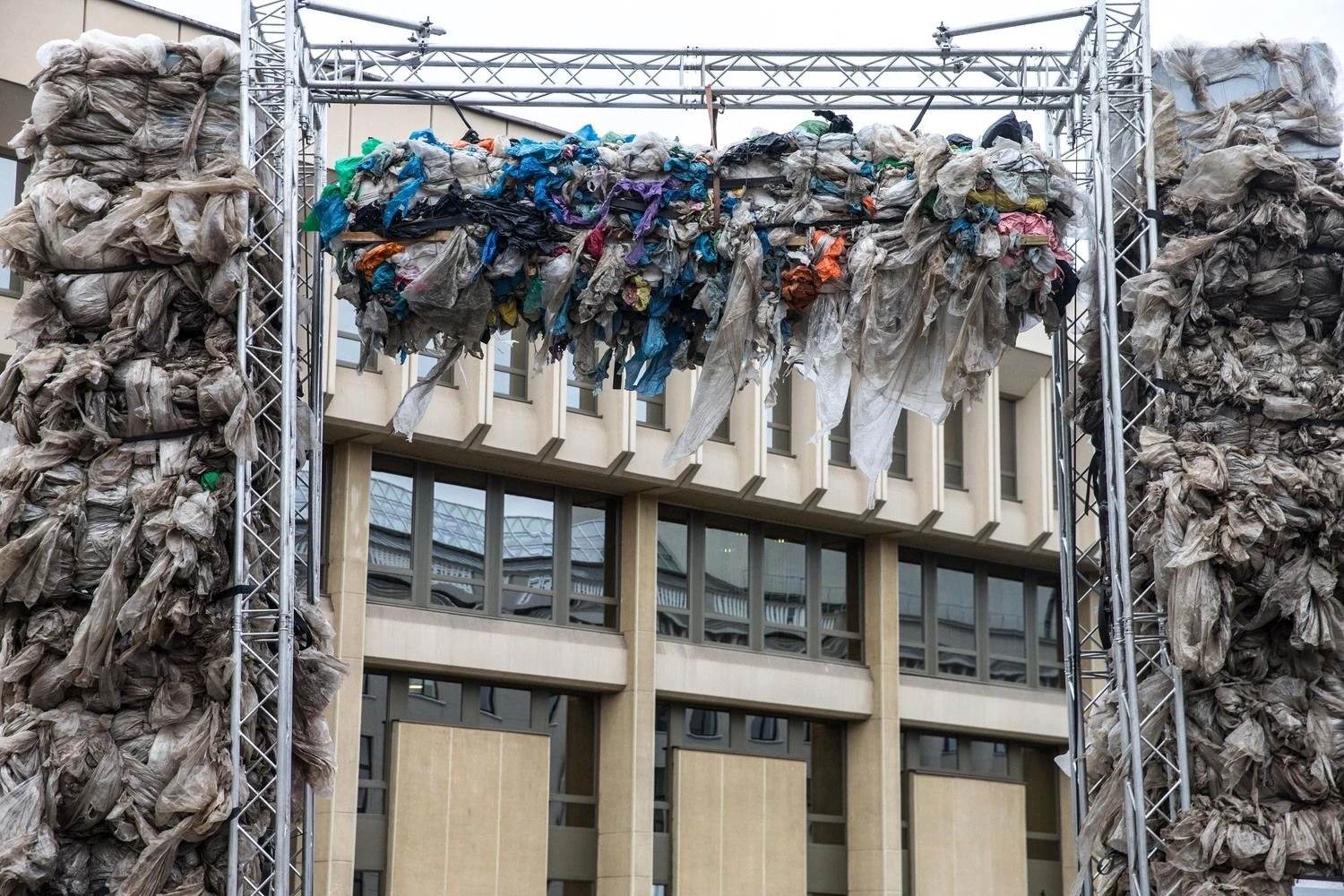 Lietuva, deklaruodama itin gerus plastiko pakuočių perdirbimo rezultatus, ateityje rizikuoja netekti ES paramos lėšų atliekų surinkimo ir rūšiavimo projektams. @CA foto autorius:Juditos Grigelytės (VŽ) nuotr.