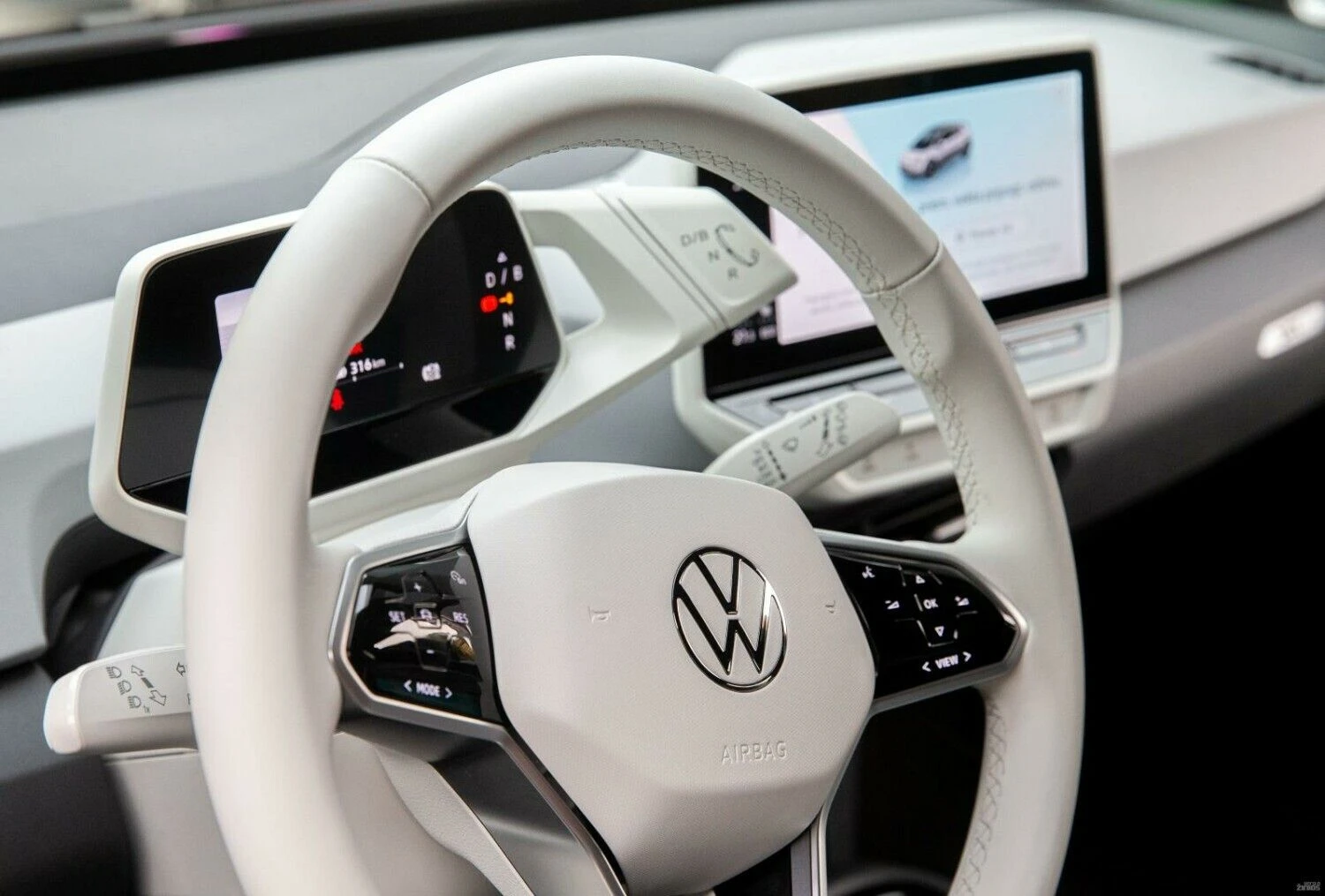 „Volkswagen“ elektromobilis „ID.3 1ST“. Juditos Grigelytės (VŽ) nuotr.