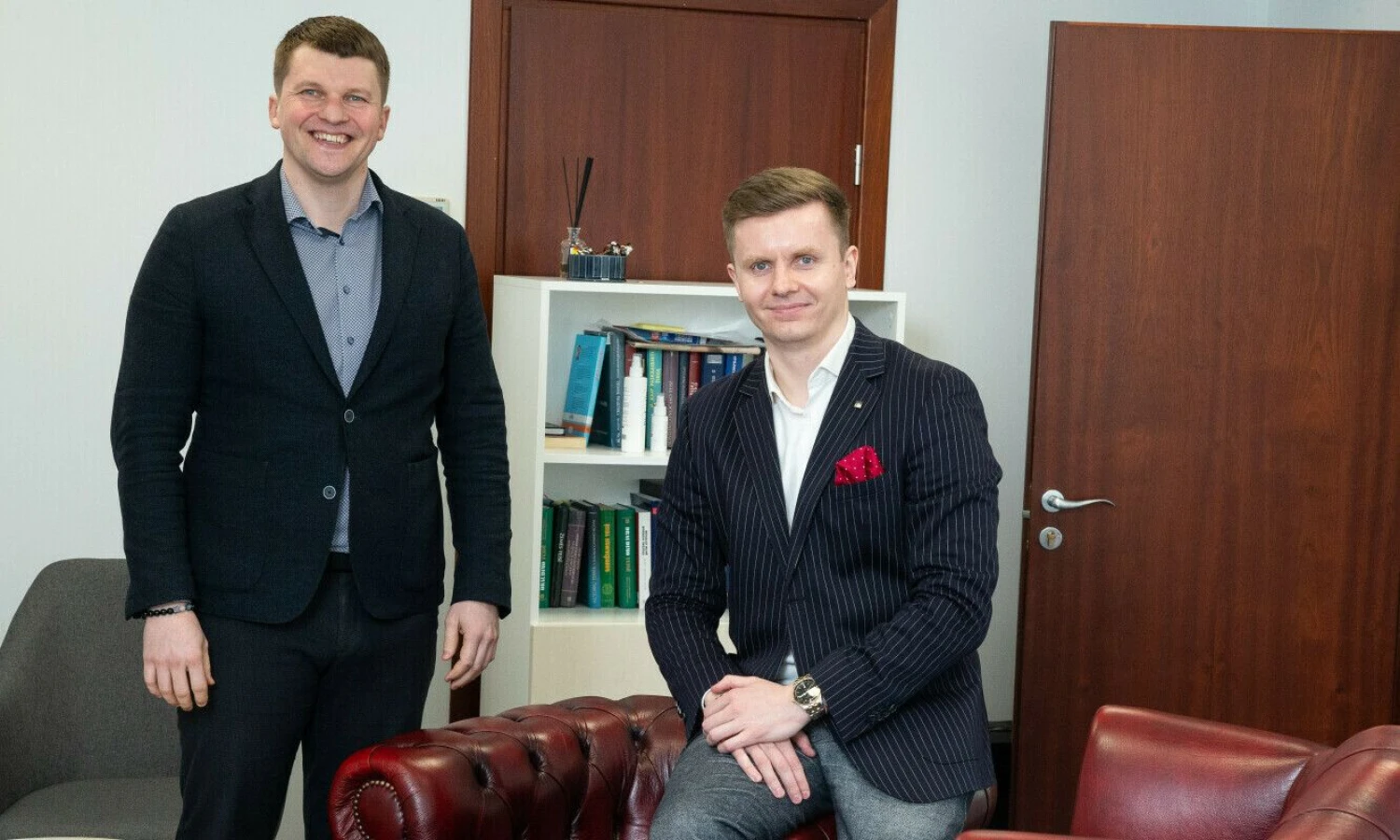 Aleksandras Karpickis (kairėje) ir Povilas Ruzgaila, UAB „Guru Pay“ bendraturčiai, neabejoja, kad akcininkų pasitikėjimas vienas kitu yra svarbiau už akcijų propocijas. Vladimiro Ivanovo (VŽ) nuotr.