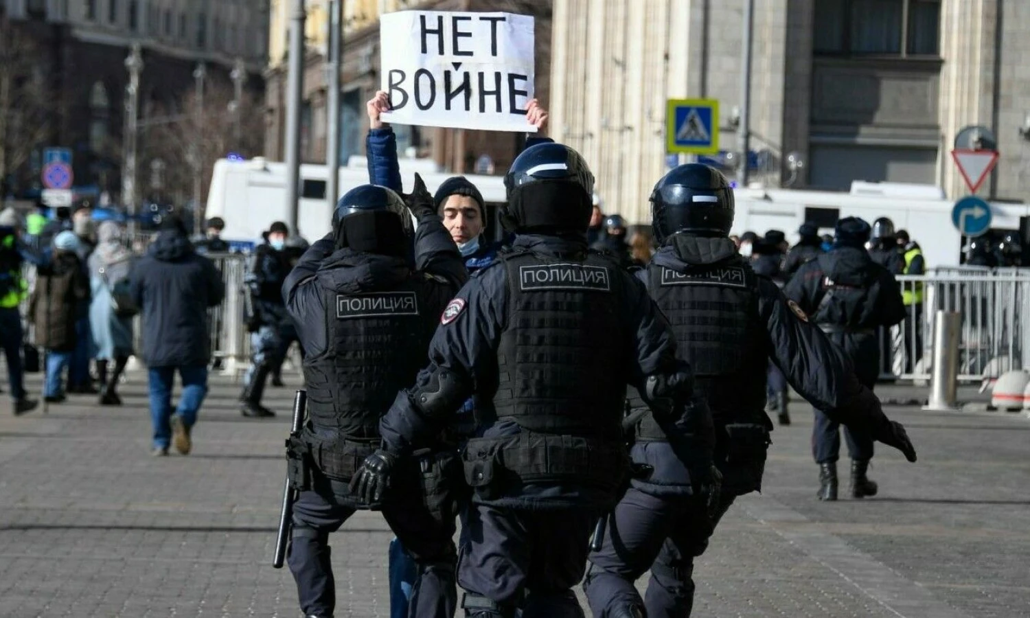Maskvoje sulaikomi protestuotojai prieš karą su Ukraina. „Scanpix“ nuotr.