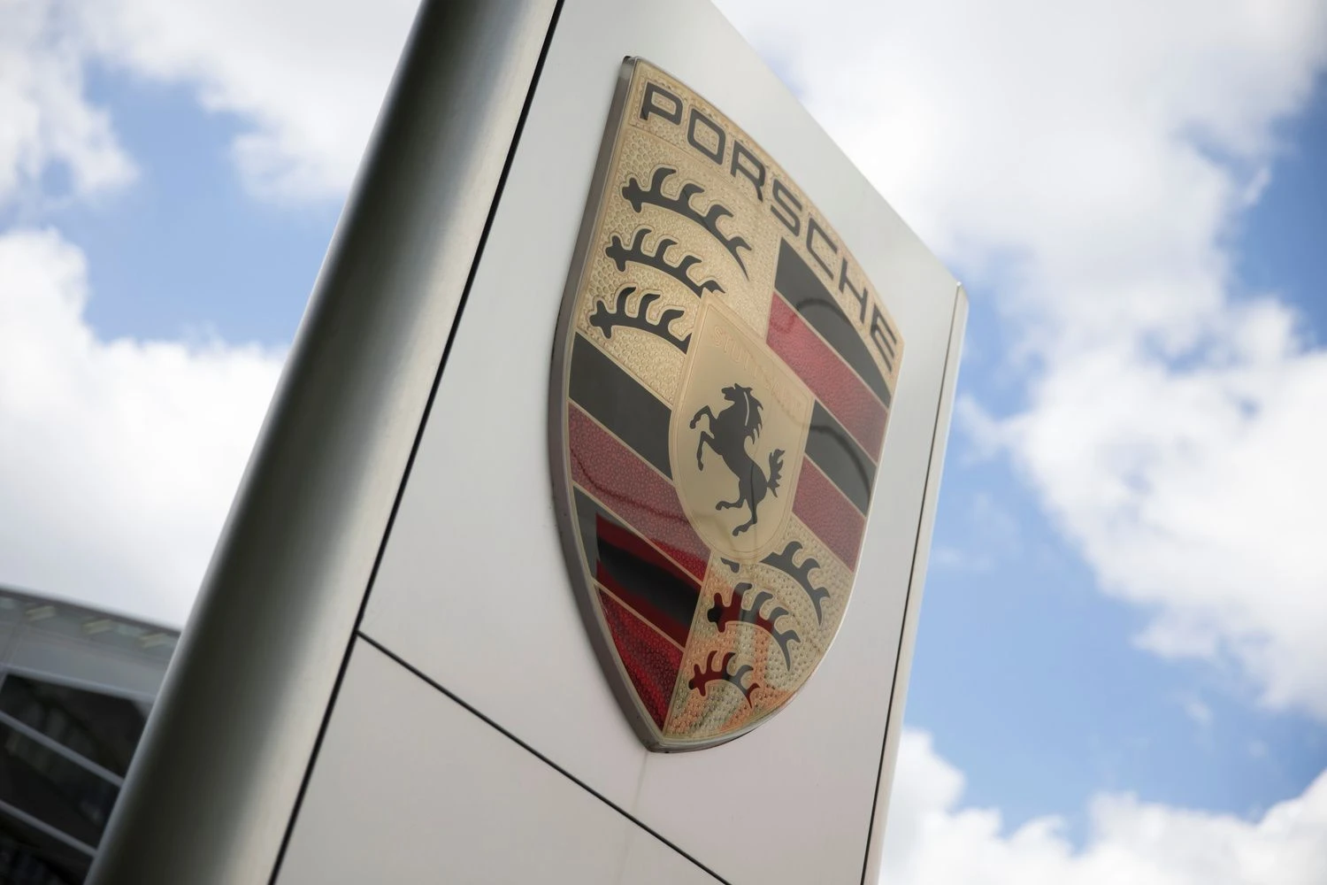 „Porsche“ – viena iš Vokietijos gamyklų, kurių darbuotojai vasarą ilsisi vienu metu. Axelio Schmidto („Reuters“ / „Scanpix“) nuotr.
