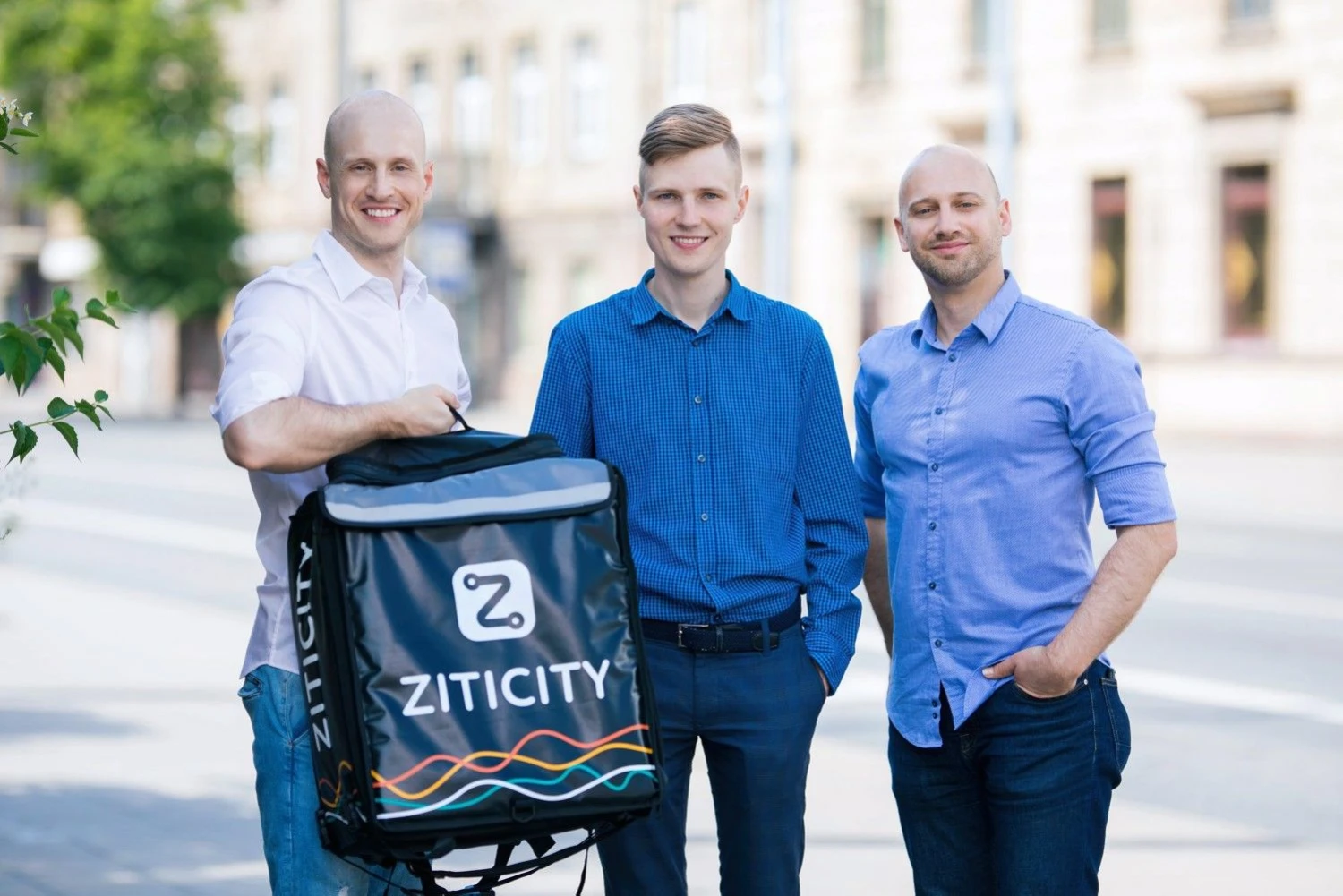 (Iš kairės) Laimonas Noreika, Karolis Januškas ir Vytautas Noreika, prekių pristatymo platformos „Ziticity“ įkūrėjai. Bendrovės nuotr.