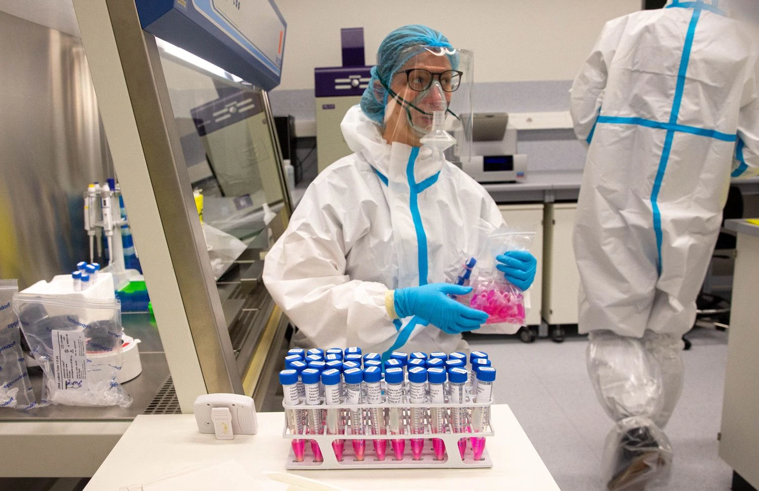 VU Gyvybės mokslų centro laboratorijos, kurioje tiriami COVID-19 mėginiai. Juditos Grigelytės (VŽ) nuotr. 
