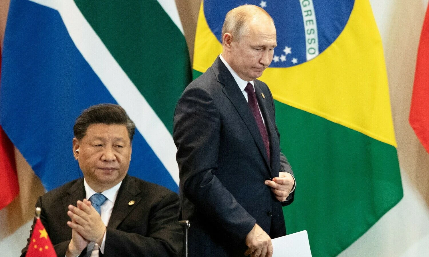 Xi Jinpingas, Kinijos prezidentas, ir Vladimiras Putinas, Rusijos prezidentas. Pavelo Golovkino („Reuters“ /„Scanpix“) nuotr.