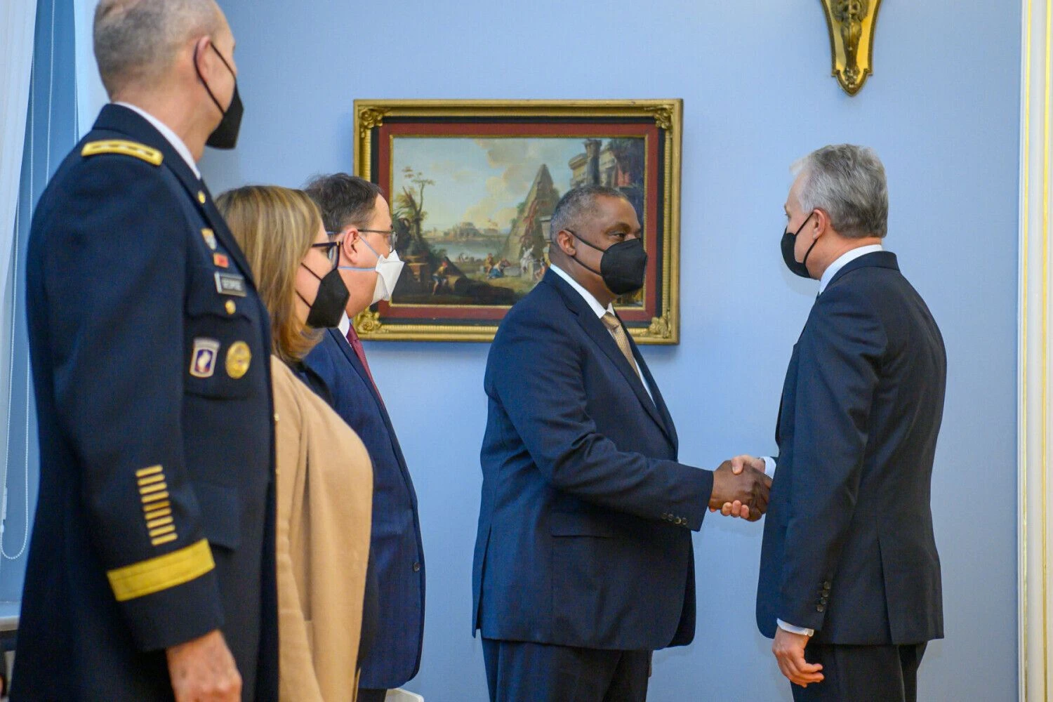 Prezidentas susitinka su Jungtinių Amerikos Valstijų gynybos sekretoriumi Lloydu Austinu. Prezidentūros nuotr.