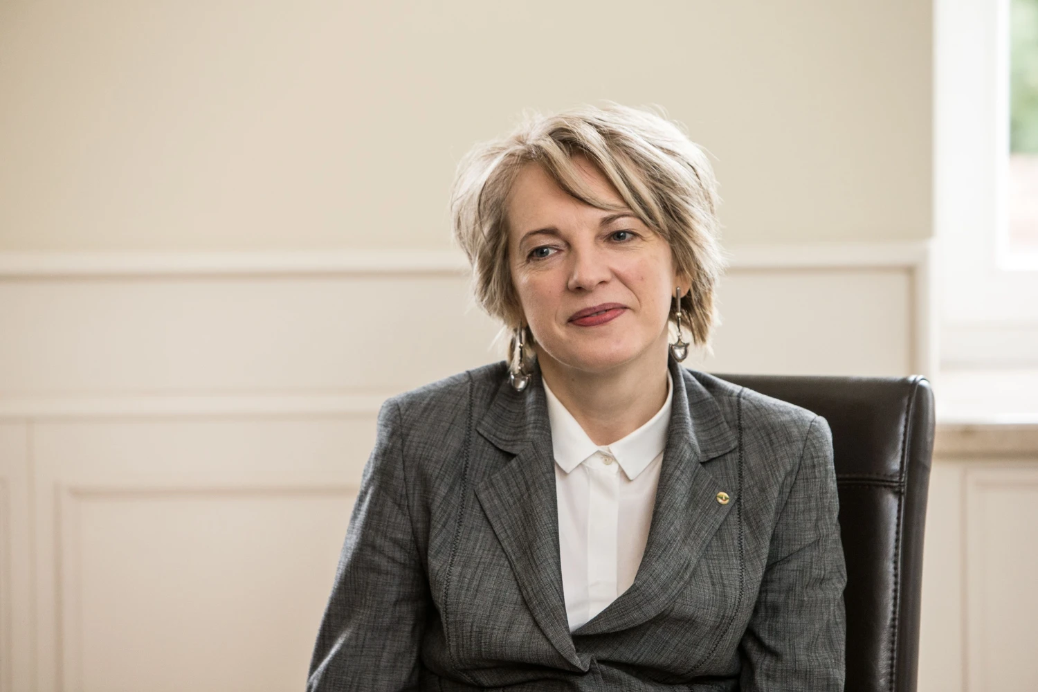 Asta Skaisgirytė, Lietuvos Respublikos nepaprastoji ir įgaliotoji ambasadorė Jungtinėje Didžiosios Britanijos ir Šiaurės Airijos Karalystėje. Juditos Grigelytės (VŽ) nuotr.

